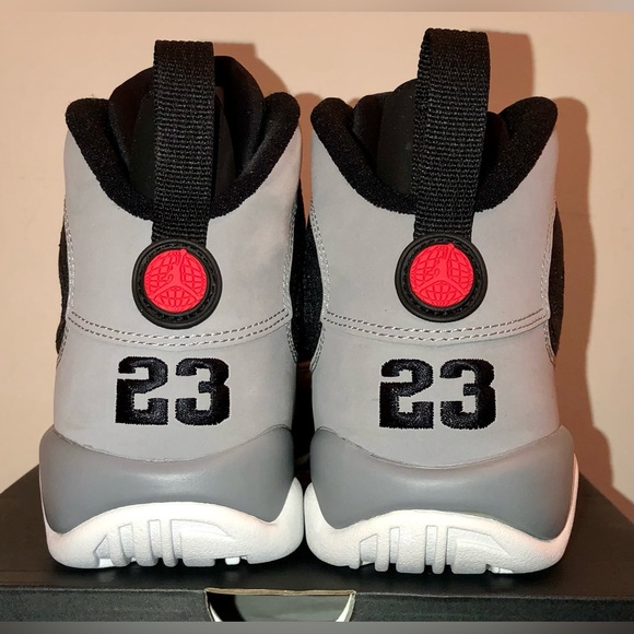 AIR JORDAN 9 RETRO “PARTICLE GREY” BRAND NEW GRADE SCHOOL SIZE 7Y - Picture 3 of 5
